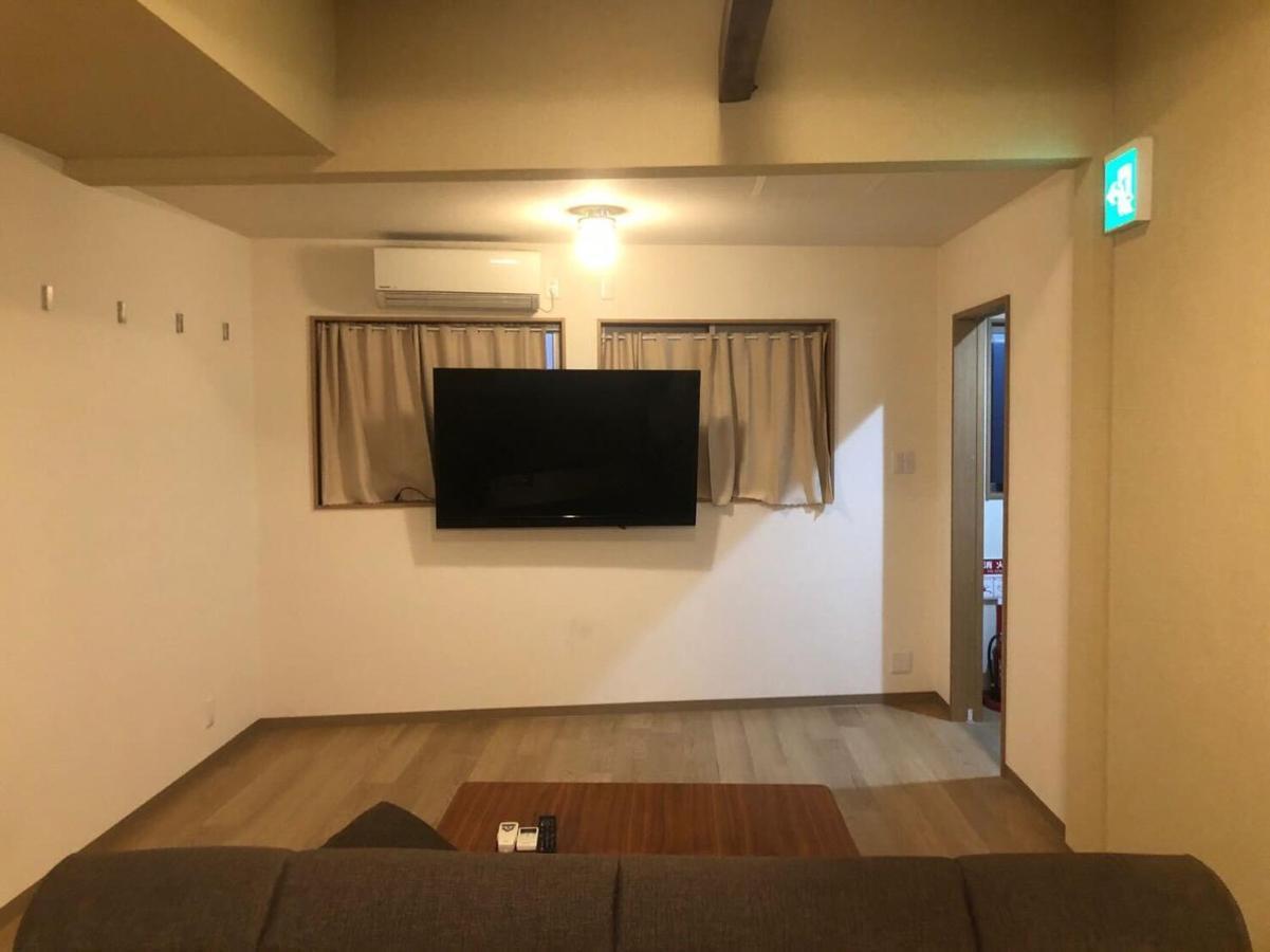 Oyado Gorilla Annex Apartment Osaka Bagian luar foto