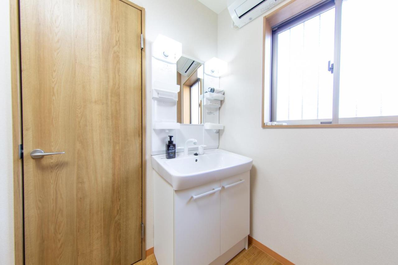Oyado Gorilla Annex Apartment Osaka Bagian luar foto